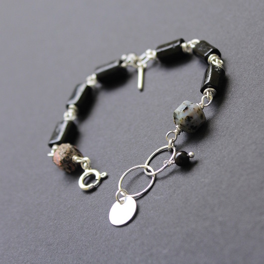 bransoletki z kamieni naturalnych Bransoletka Czarny turmalin z towarzystwie