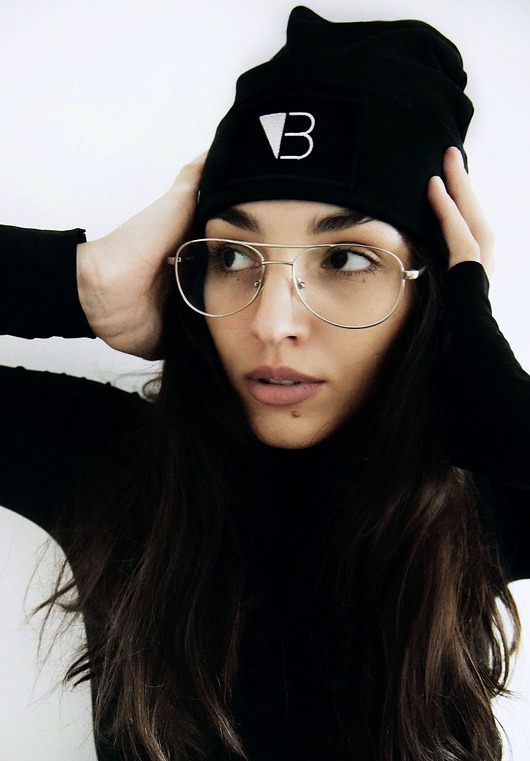 Czarna bawełniana czapka smerf z logo/unisex Lucas Brondel