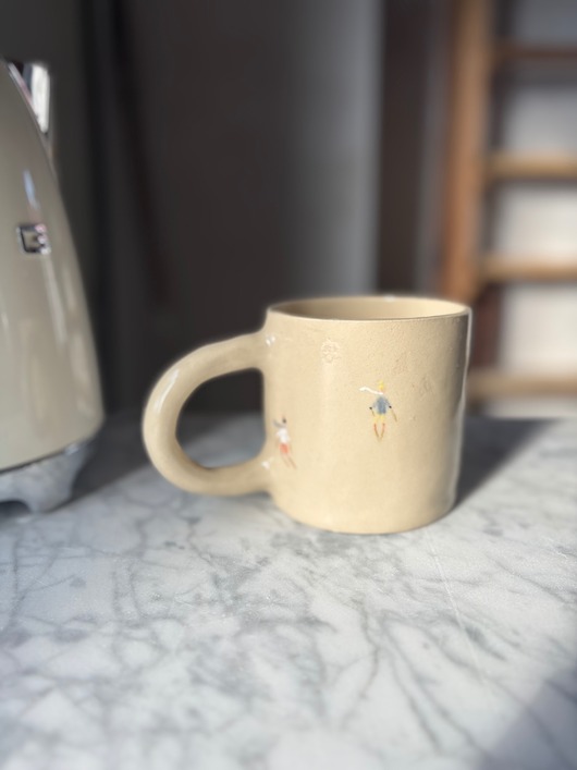 kubki i filiżanki Duży Ceramiczny Kubek Handmade 450 ml z Narciarzami Courchevel