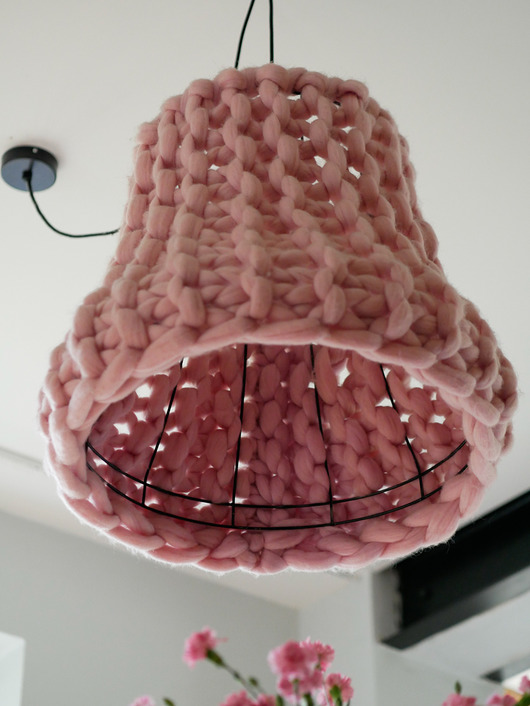lampy do pokoju dziecka Wisząca lampa z wełny w grubym spocie