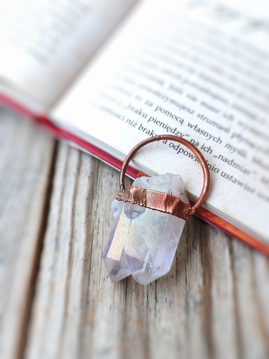 wisiory Kryształ górski aura miedziany wisior - talizman światła i klarowności