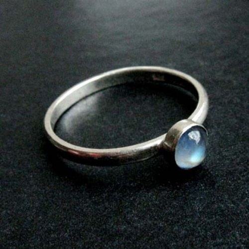 pierścionki - różne little moonstone - zamówienie
