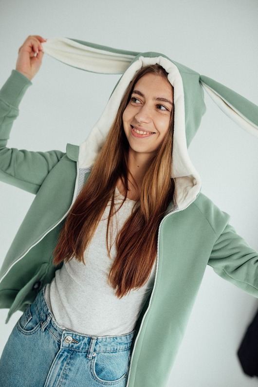 bluza z kapturem damska Bluza damska z kapturem z uszami królika na zamek zielona
