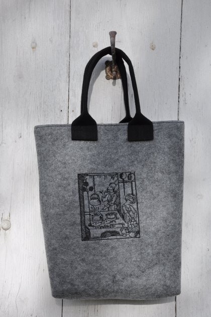 Torba hobo filcowa z haftem PRACOWNIA 166