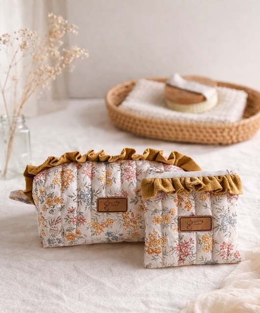 kosmetyczki Komplet - kosmetyczka z falbanką + mini