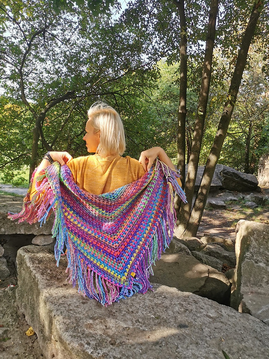 szale damskie Chusta boho z frędzlami MAXCOLOR cukierek