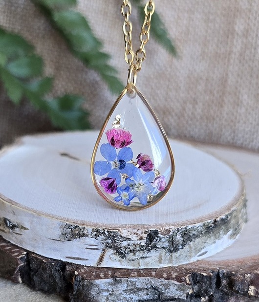 wisiory Złoty zawieszka z kwiatami bukiet kwiatowy niezapominajki różowe