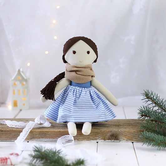 lalki Lala niebieska w spódniczce w paski