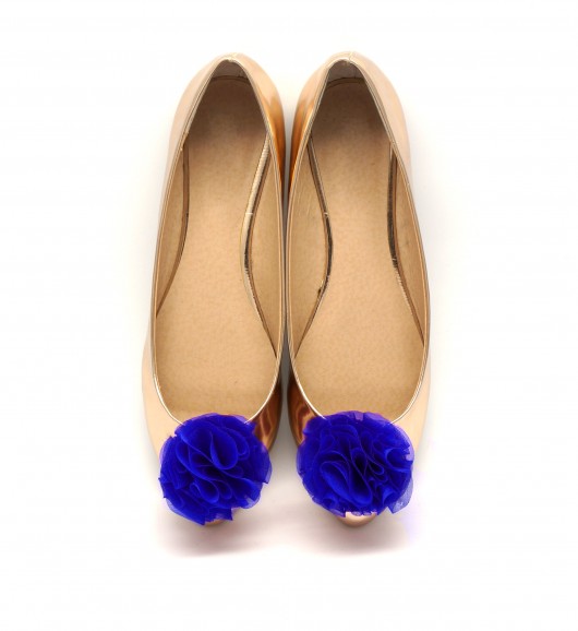 Cobalt Pom Pom Flower - klipsy do butów Coquet