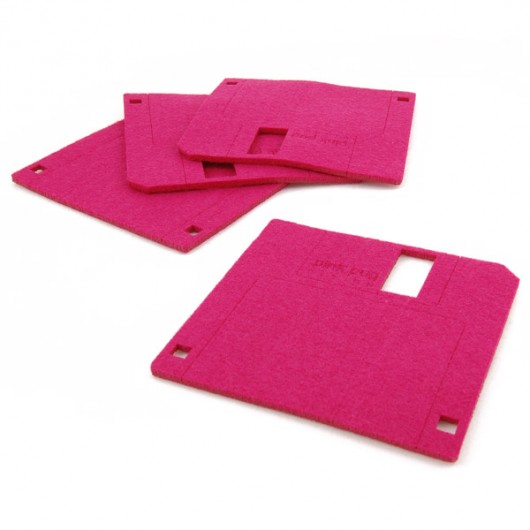 DATA STORAGE - dyskietka filc różowy Pink Pug Design