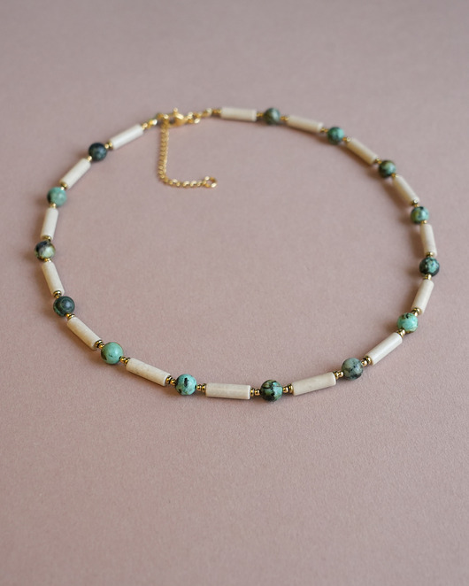 chokery Beżowy naszyjnik choker z turkusem afrykańskim II