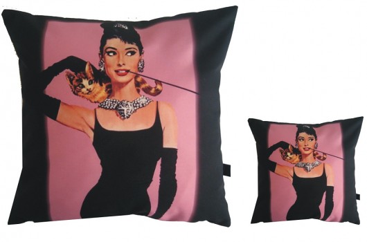 Dwie poduszki z Audrey Hepburn Gaul Designs