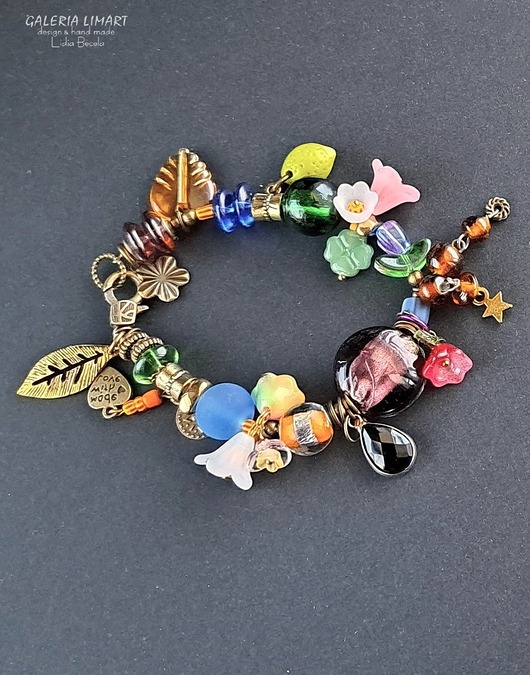 bransoletki ze szkła Zima nie trwa wiecznie Urocza bransoletka kwiatowa w stylu boho handmade