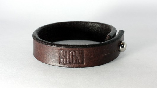 Single Brent Mahoń SIGN