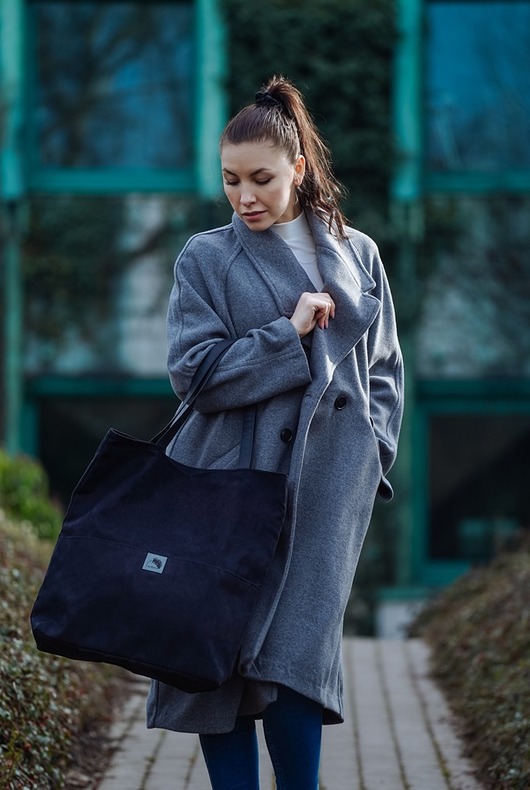 Duża czarna zamszowa torba na ramię Karolina Audycka
