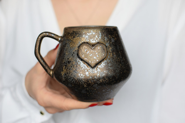 kubki Kubek Serce Ceramiczne Ciemne Złoto 400ml