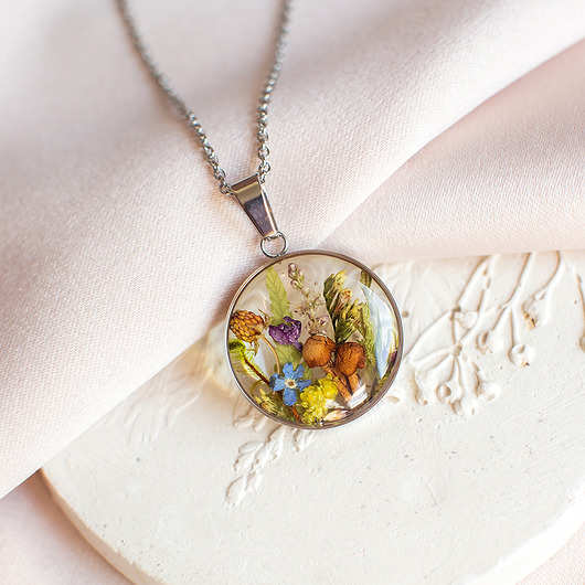 wisiory Naszyjnik z leśną kompozycją