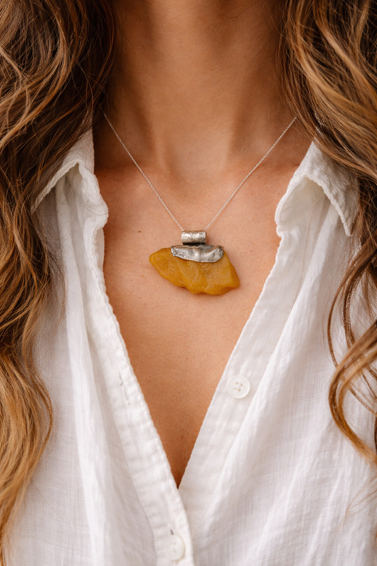 wisiory Surowy bursztyn bałtycki z kruszonym srebrem - Wisior bursztyn - Zawieszka