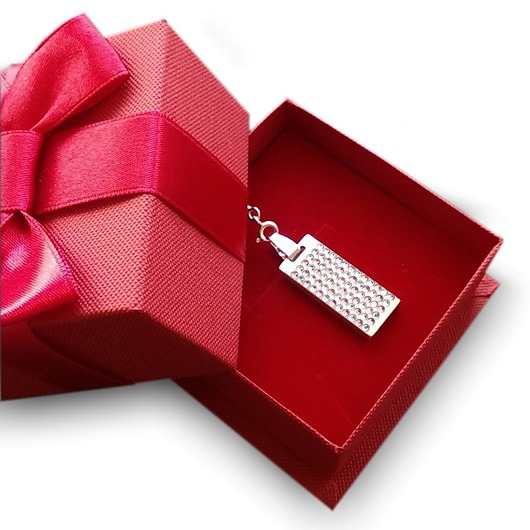 SWAROVSKI PENDRIVE Z GRAWEREM 16GB SREBRO 925 ZaNa Design