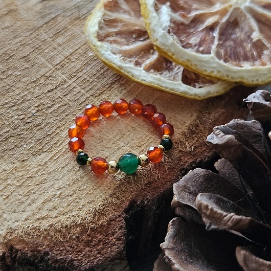 pierścionki elastyczne Elastyczny pierścionek z jadeitem i szmaragdem Nilu