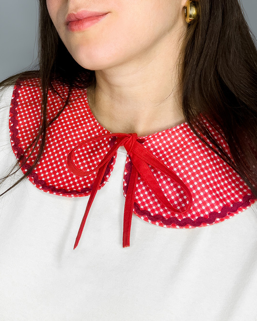 apaszki Kołnierzyk wiązany, czerwona krateczka