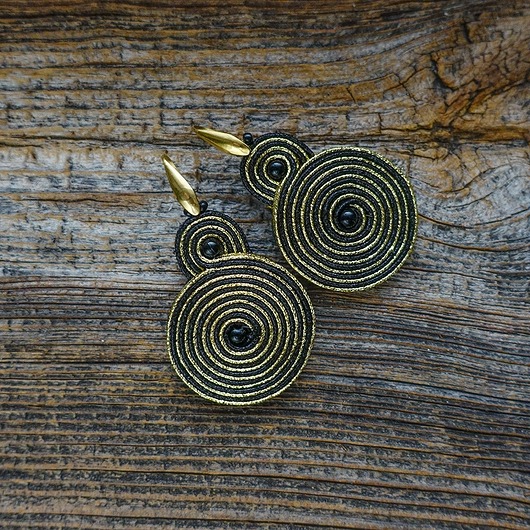kolczyki soutache Czarno- złote spirale  kolczyki soutache