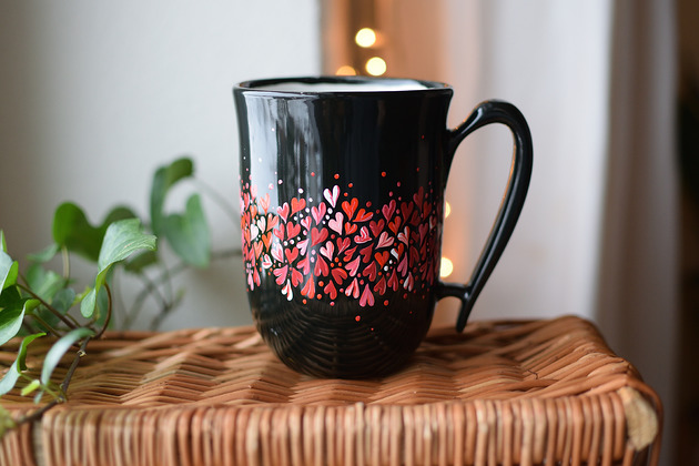 Kubek ceramiczny Czarny Serduszka 325 ml Ceramika Ciepliki