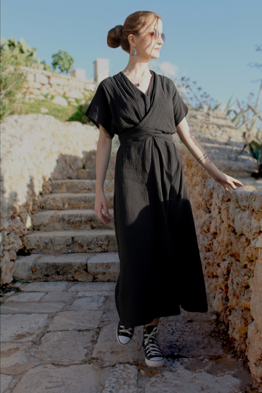 sukienki midi damskie Muślinowa sukienka midi z wiązaniem w talii