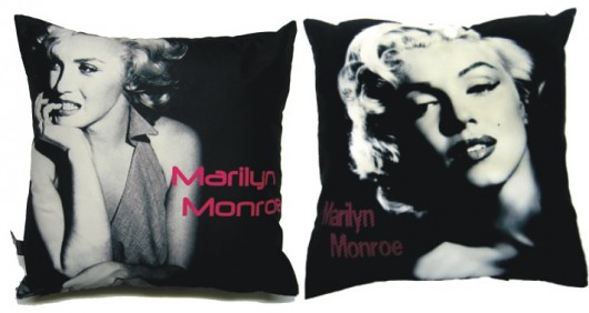 Dwie poduszki z Marilyn Gaul Designs