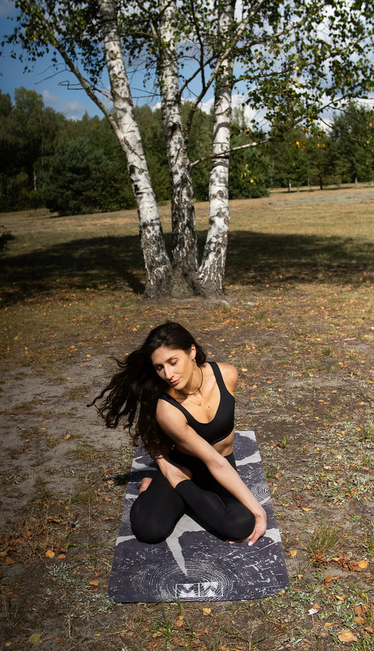 akcesoria do jogi Mata do jogi z mikrofibrą MOSS 4mm Timber, mikrofibra + naturalny kauczuk