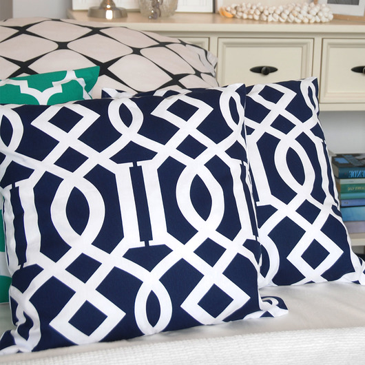 Poduszka dekoracyjna NAVY IMPERIAL White Oaks