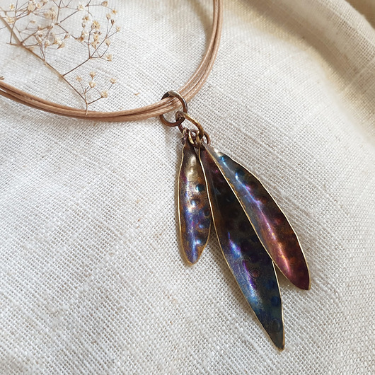 wisiory Wisior artystyczny mosiądz liście