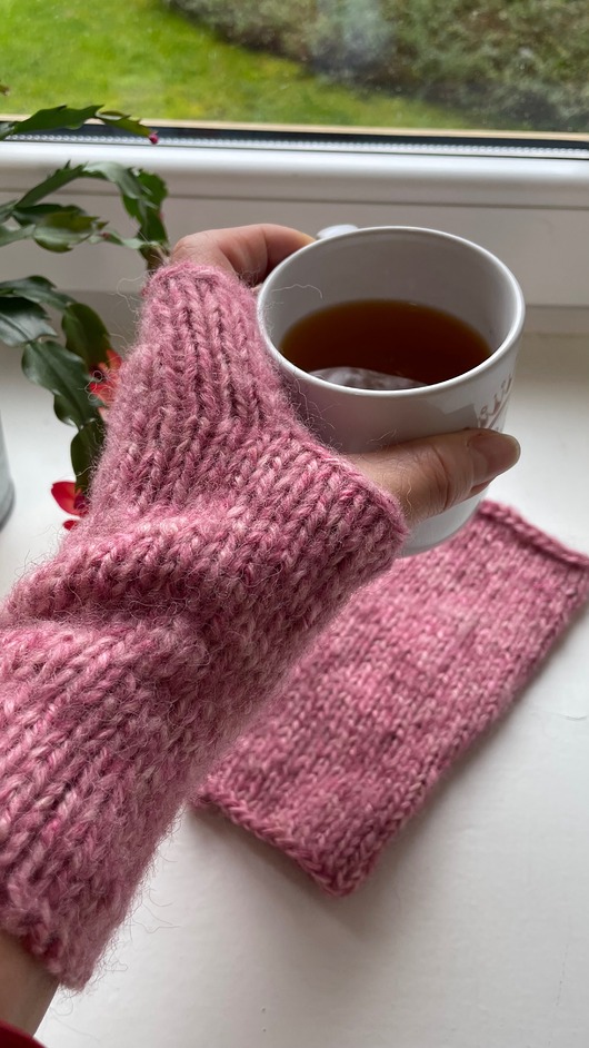 rękawiczki damskie Proste mitenki bezszwowe różowy melanż unisex dziergane