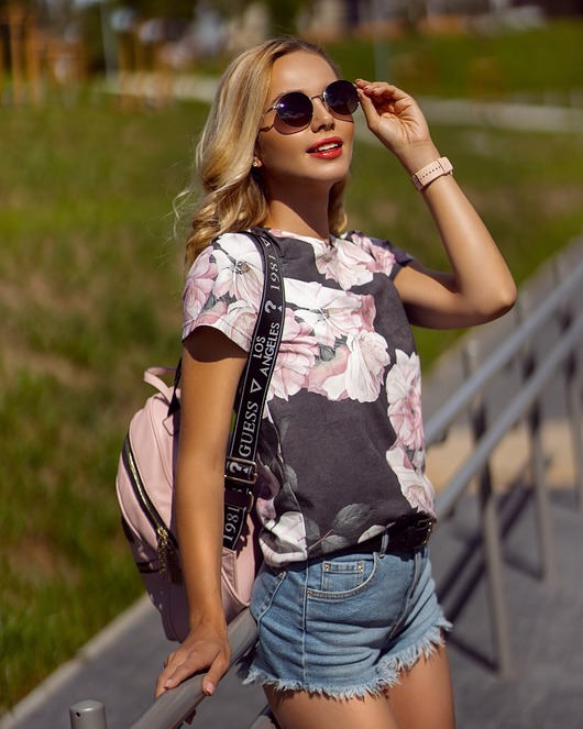 T-shirt Dead Roses Pinky Planet