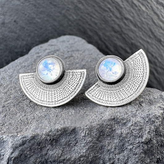 kolczyki srebrne Orientalne kolczyki wkrętki srebrne wachlarze z kamieniem księżycowym