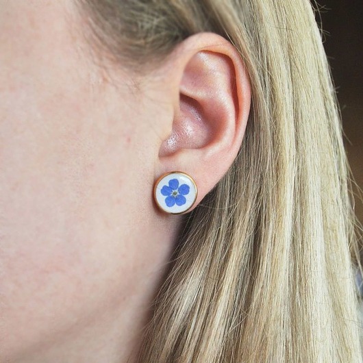 kolczyki z żywicy Kolczyki sztyfty z niezapominajkami