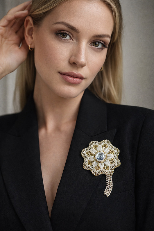 broszki Broszka haftowana kwiat