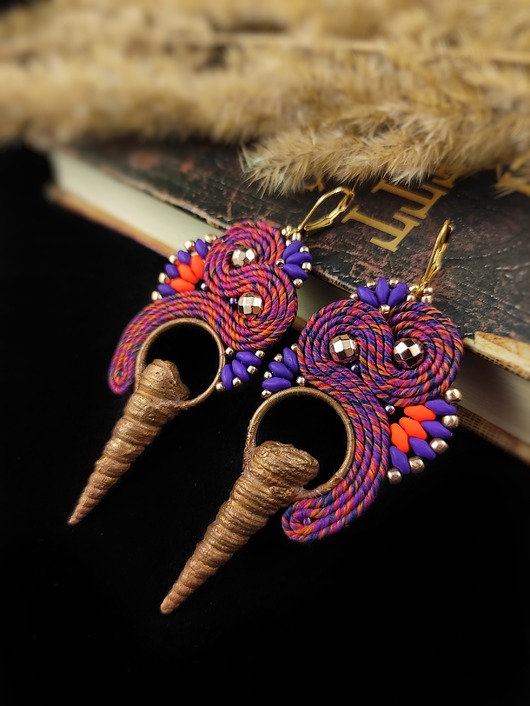 kolczyki soutache Promienne Wibracje kolczyki sutasz z miedzianymi muszlami