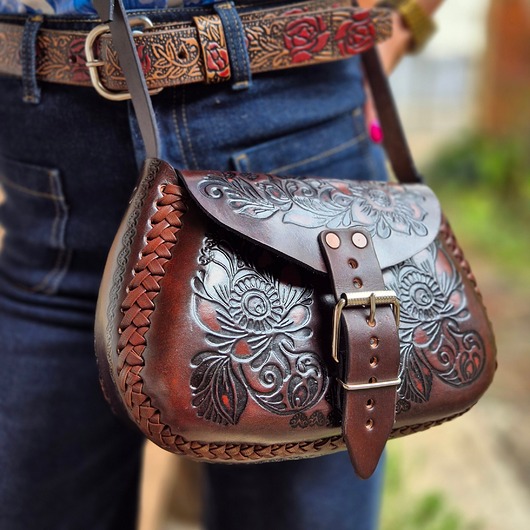 torby na ramię Torebka skórzana Folklora ciemnobrązowa kwiaty ręcznie robiona