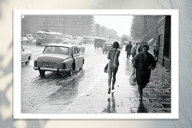 fotografia Fotografia z passe-partout; Ulewa na Ulicy Puławskiej