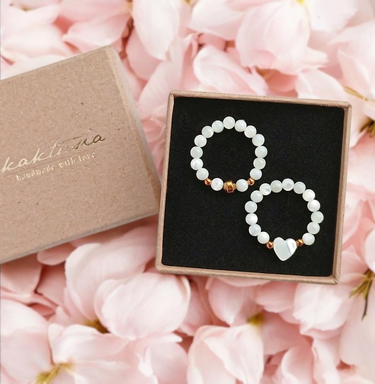 pierścionki elastyczne Dla MAMY : zestaw pierścionków : muszla biała z serduszkiem