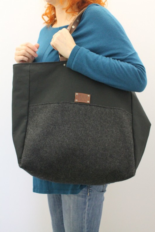 Black Shopper MAY