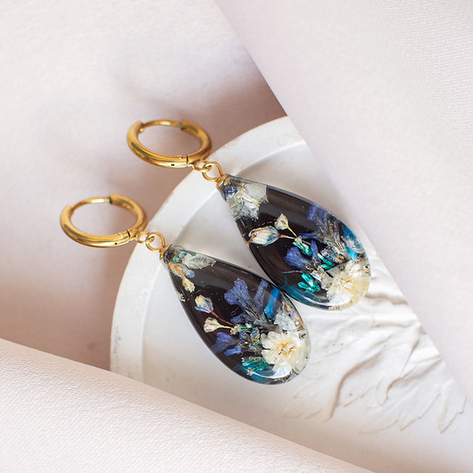 kolczyki z żywicy Kolczyki z kompozycją kwiatową