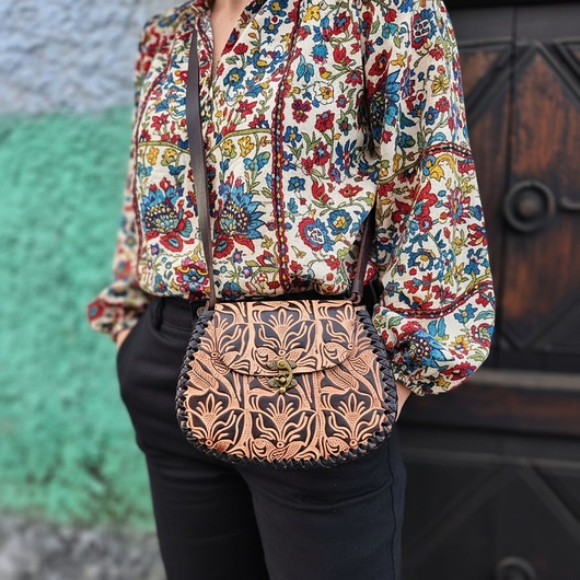 torby na ramię Torebka skórzana Julia beżowa kwiaty ręcznie robiona