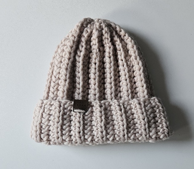 czapki damskie Czapka wełniana pudrowa