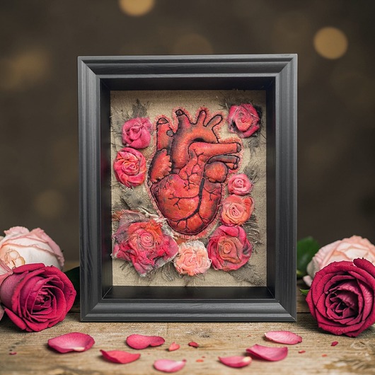 obrazy Obraz malowany i haftowany serce anatomiczne i róże 3D.
