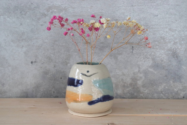 wazony Mały wazonik ceramiczny