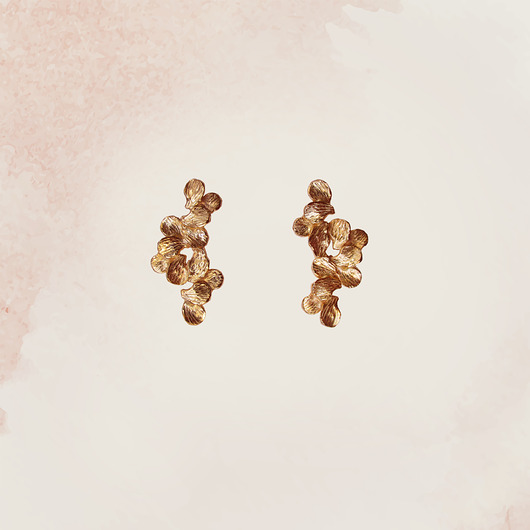Złote kolczyki z płatków- Jabłonka KOS jewellery