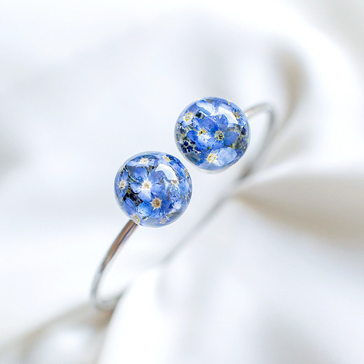 bransoletki z żywicy Bransoletka z niezapominajkami