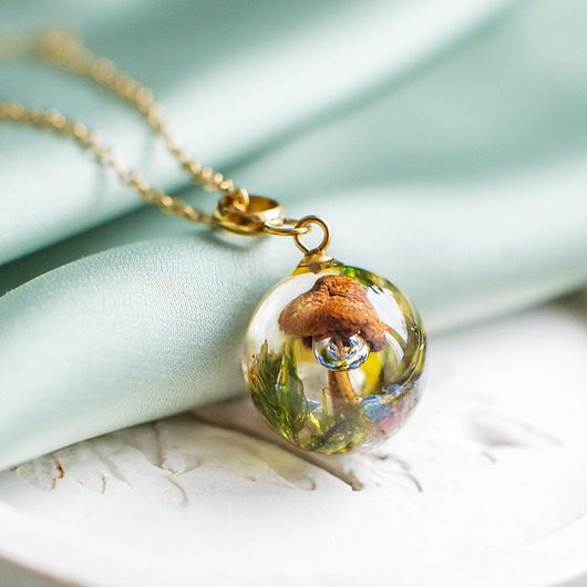 wisiory Naszyjnik z leśną kompozycją